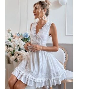 Neeno Women's Dresses -Line Contrast Lace Tie Back Ruffle Hem White Dress S/M